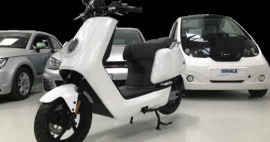 E-scooter that can hold lithium-carbon battery technology