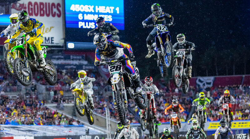 The 450SX start at Tampa AMA Supercross | Credit: Jeff Kardas