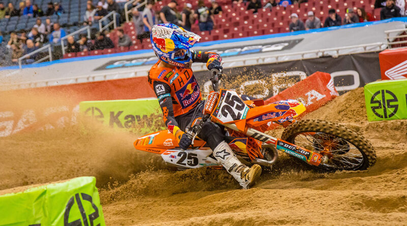 Marvin Musquin kicking up dirt at St. Louis AMA Supercross | Credit: Jeff Kardas