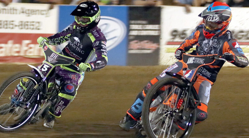 Max Ruml and Gino Manzares racing in the 2021 Speedway National Championship.